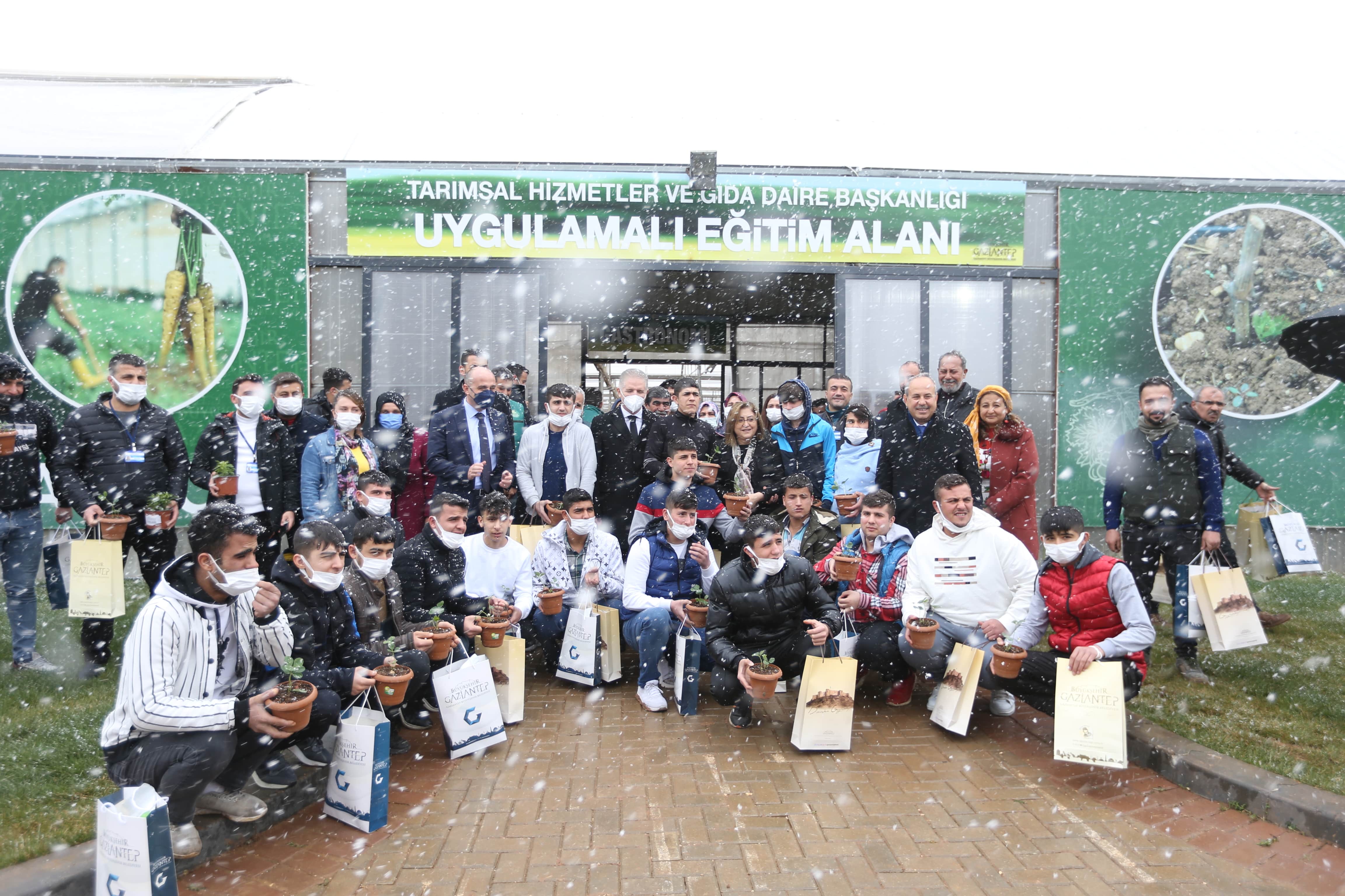 Fide Dikimi Ve Ata Tohumları Dikimi 