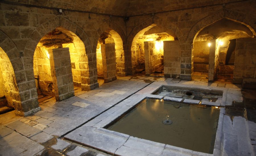 Kastel Ve Çeşmeler