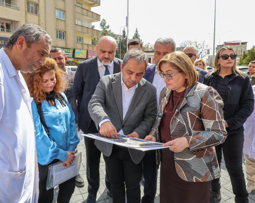 GAZİANTEP BÜYÜKŞEHİR ŞEHİTKAMİL DEVLET HASTANESİ VE ÇETİN EMEÇ CADDESİ’NDEKİ DÜZENLEMELERİ TAMAMLADI
