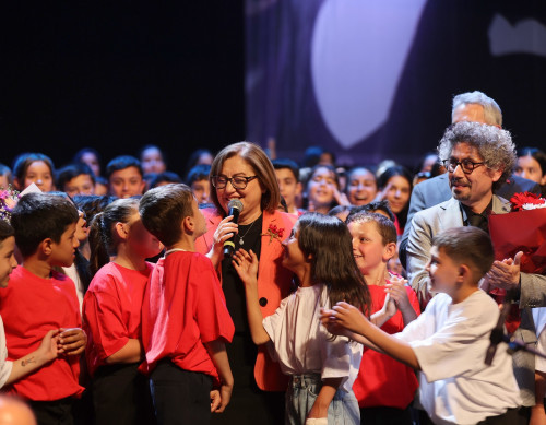 GAZİANTEP BÜYÜKŞEHİR’İN DESTEKLERİYLE 1000 ÇOCUK 23 NİSAN’I ŞARKILARLA KUTLADI