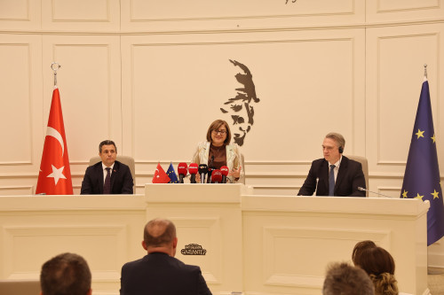 GAZİANTEP’TE AVRUPA GÜNÜ KUTLAMALARINDA BARIŞ MESAJI!