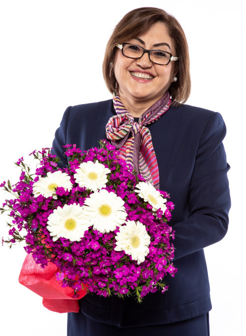 ŞAHİN: “ANNE, KOŞULSUZ SEVGİNİN VÜCUT BULMUŞ HALİDİR”