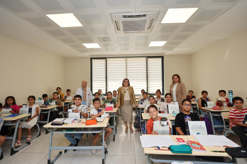 BAŞKAN ŞAHİN YAZ OKULLARINDAN FAYDALANAN ÇOCUKLARI ZİYARETTE BULUNDU