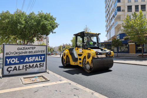 GAZİANTEP BÜYÜKŞEHİR’DEN KENT GENELİNDE ASFALT SEFERBERLİĞİ!
