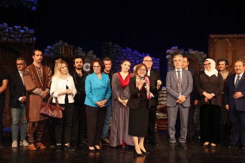 BÜYÜKŞEHİR ŞEHİR TİYATROSU’NDAN UNUTULMAZ PRÖMİYER