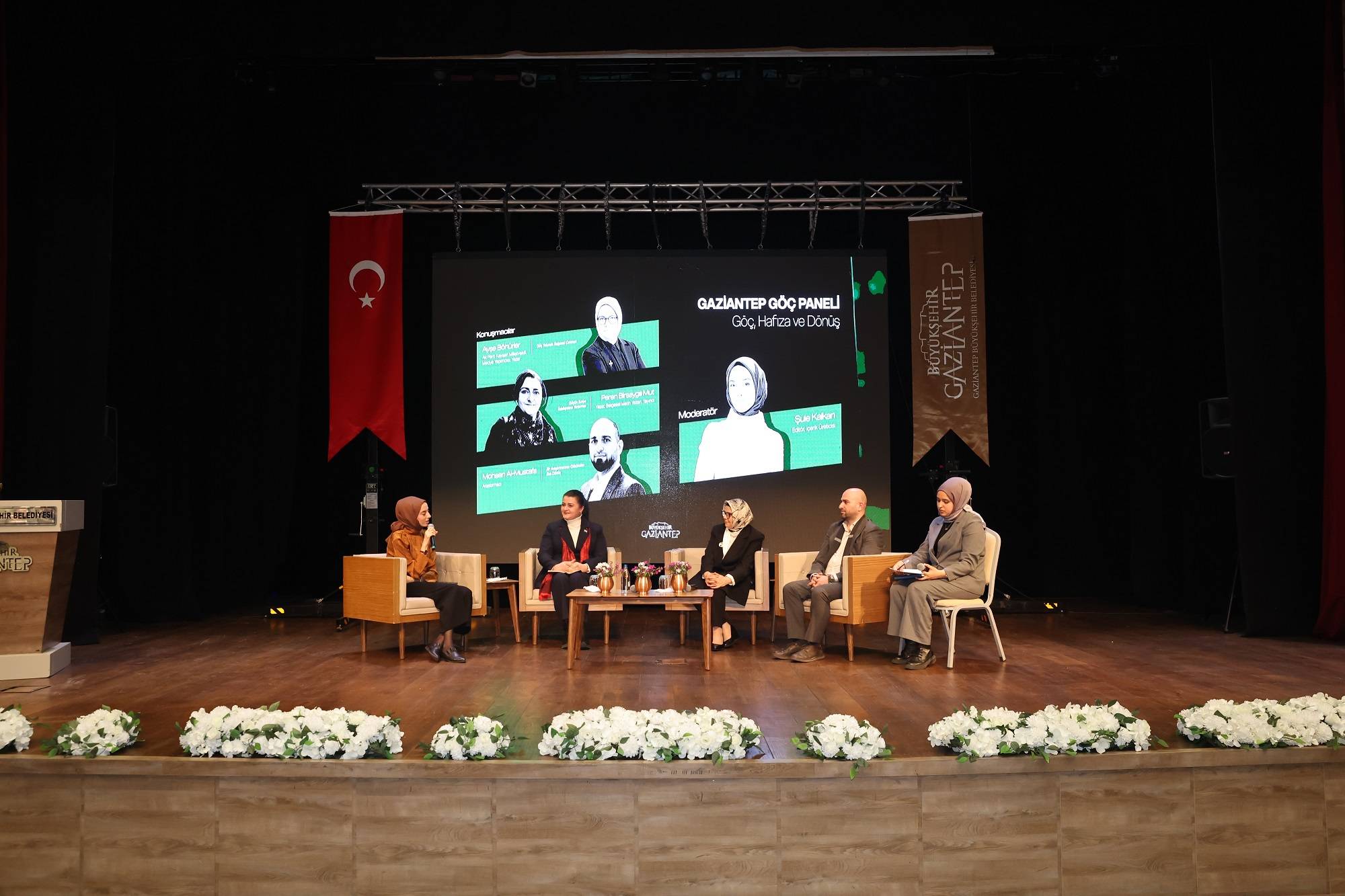 GAZİANTEP BÜYÜKŞEHİR’İN EV SAHİPLİĞİNDE “YEŞİL OTOBÜS” BELGESEL FİLMİ’NİN İLK GÖSTERİMİ YAPILDI